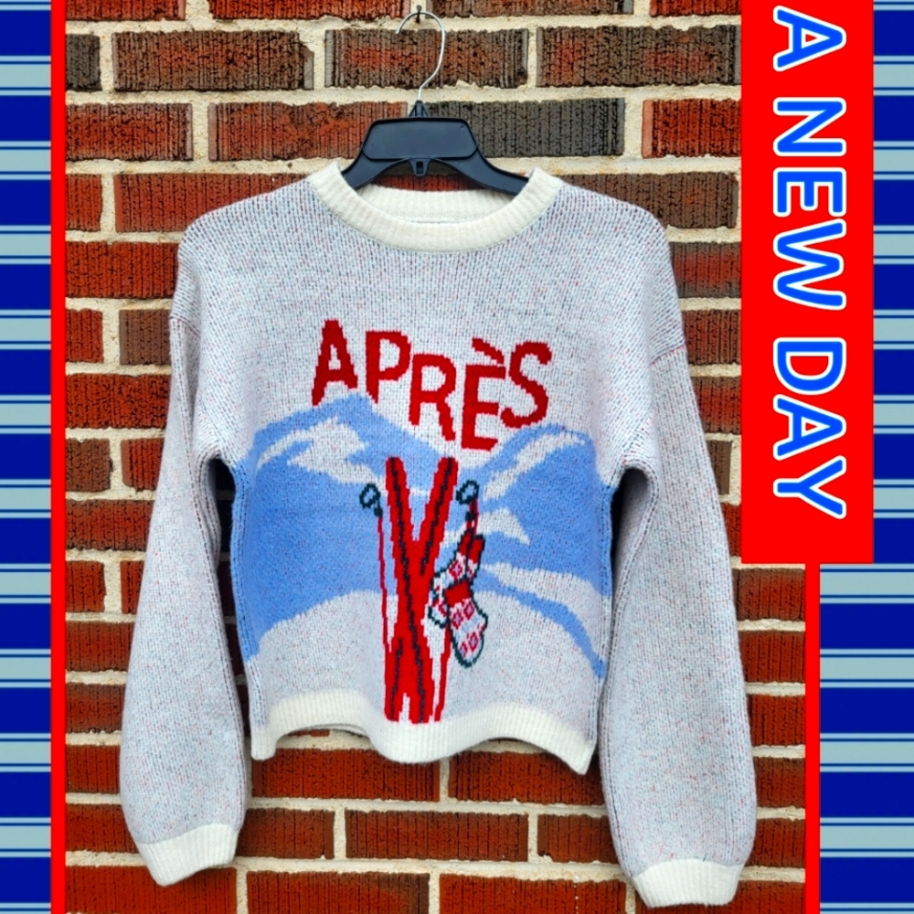 White Crew Neck Sweater with Soft Texture and Relaxed Fit